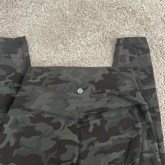 Wunder Under lululemon high waisted leggings 28” - Picture 3 of 4